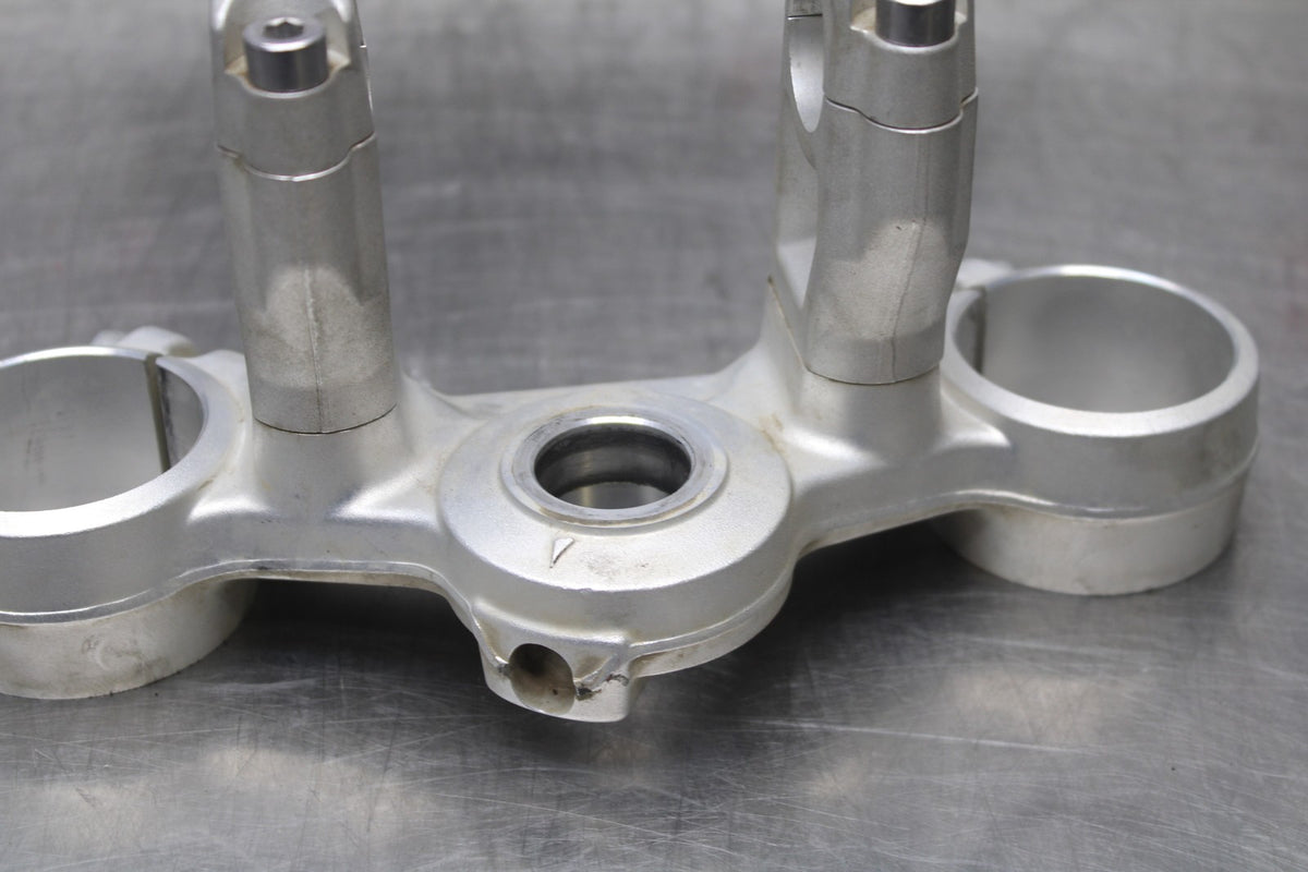 15 TRIUMPH TIGER 800 FORKS UPPER TRIPLE TREE CLAMP BB873