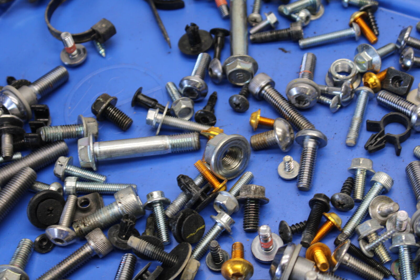 08-16 YAMAHA YZF R6 ENGINE MOUNTING BOLTS HARDWARE MOTOR SCREWS BB665