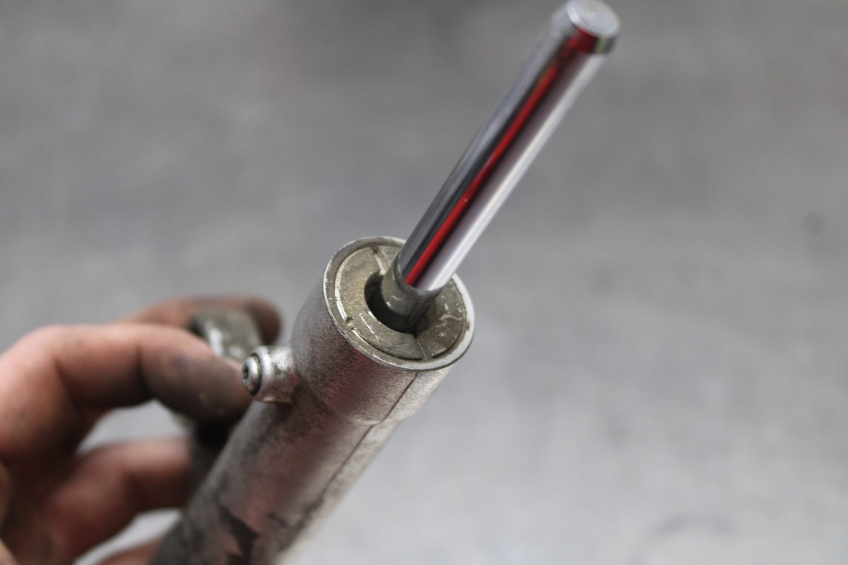 00 SUZUKI GSXR750 STEERING DAMPER STABILIZER BB820