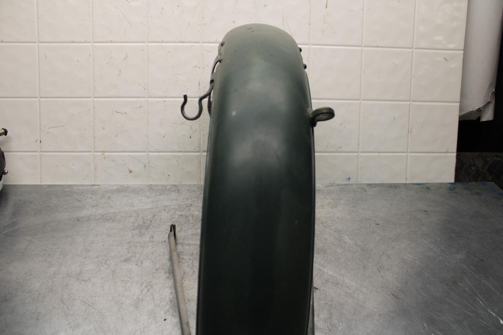 1977 Honda CB550K --- FRONT WHEEL FENDER COWL FAIRING 61100-390-671 BB592