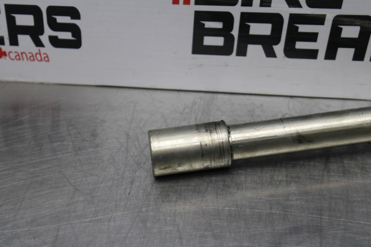 08-10 SUZUKI GSXR 600 FRONT WHEEL RIM AXLE PIVOT BOLT BB202