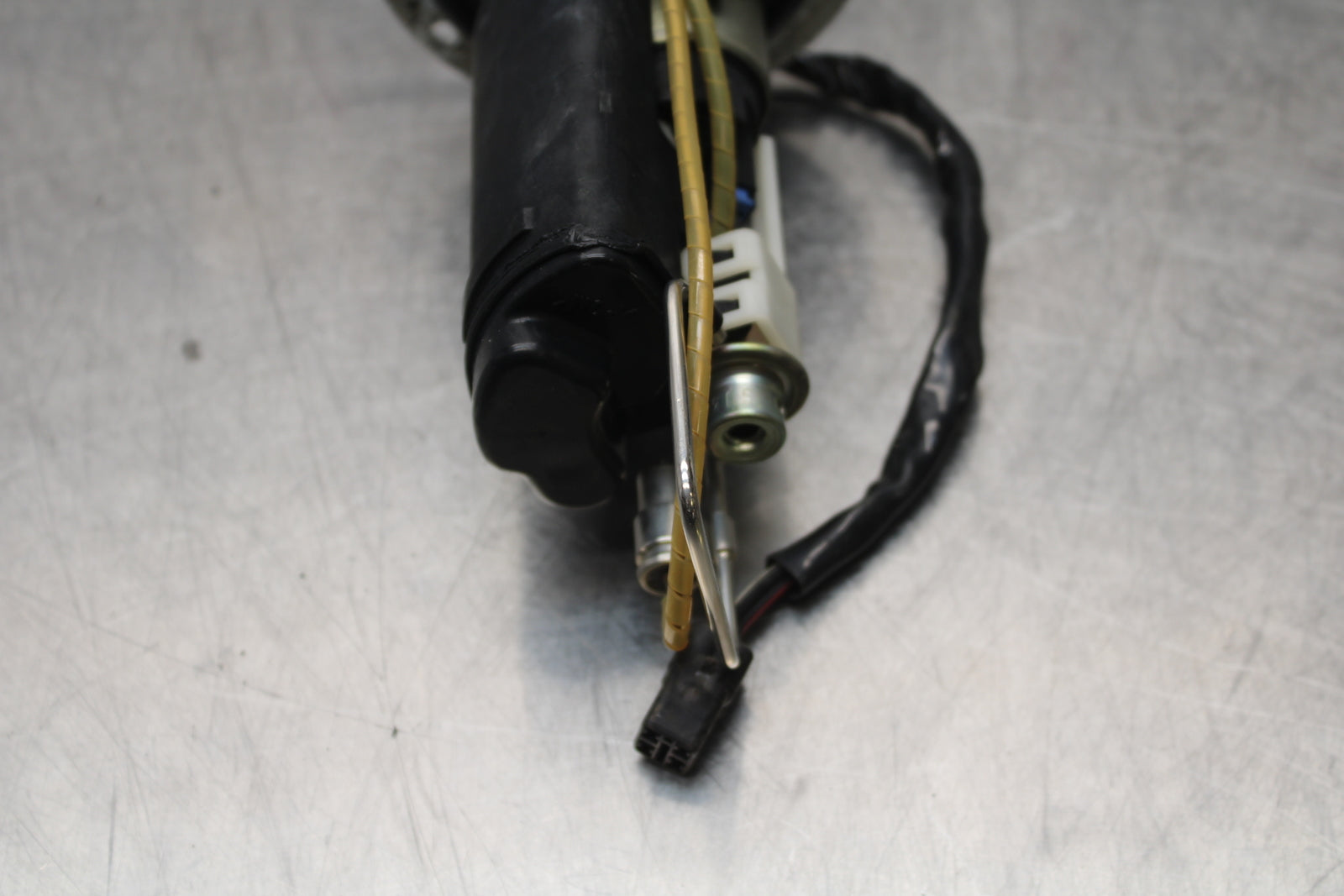 04-05 KAWASAKI NINJA ZX10R FUEL PUMP GAS PETROL SENDER UNIT BB163