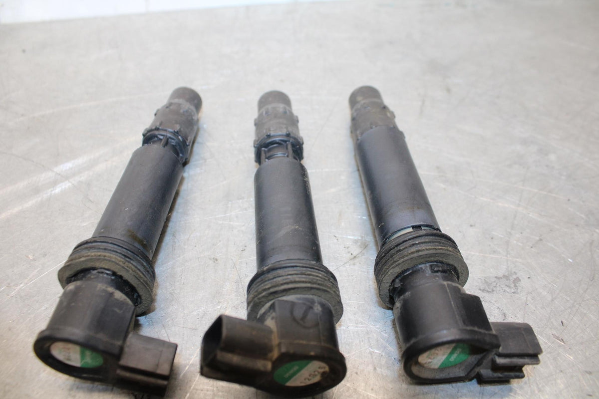 2006 Triumph Daytona 675 Triple IGNITION COILS COIL SPARK PLUG CAPS BB434