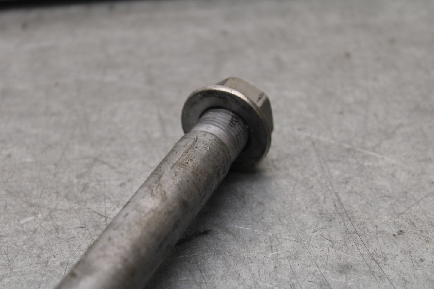 18-23 KAWASAKI NINJA 400 REAR BACK SWINGARM BOLT SUSPENSION PIVOT AXLE BB660