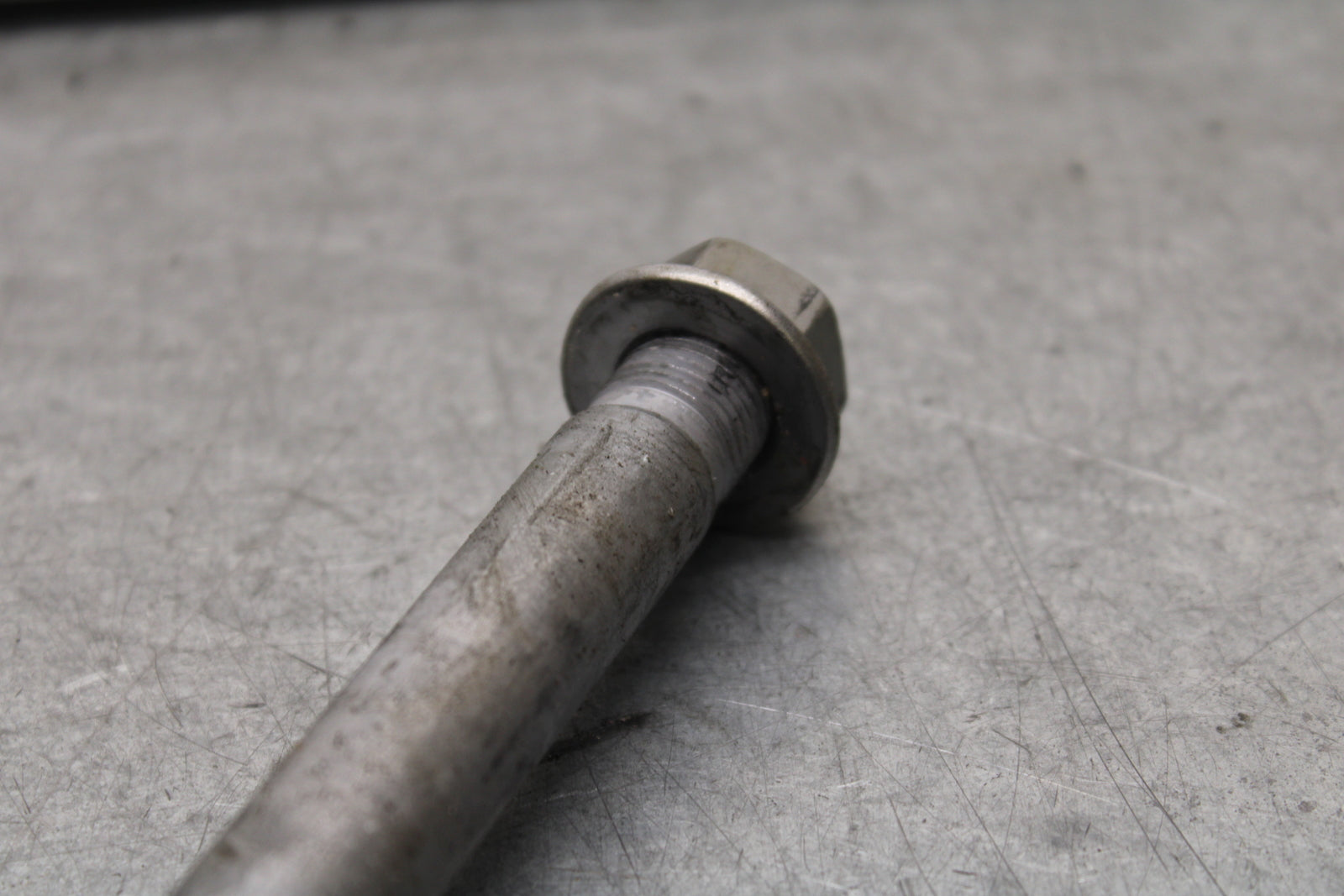 18-23 KAWASAKI NINJA 400 REAR BACK SWINGARM BOLT SUSPENSION PIVOT AXLE BB660