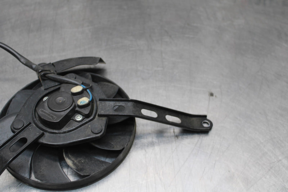 14-17 YAMAHA FZ07 ENGINE RADIATOR COOLING FAN BB766
