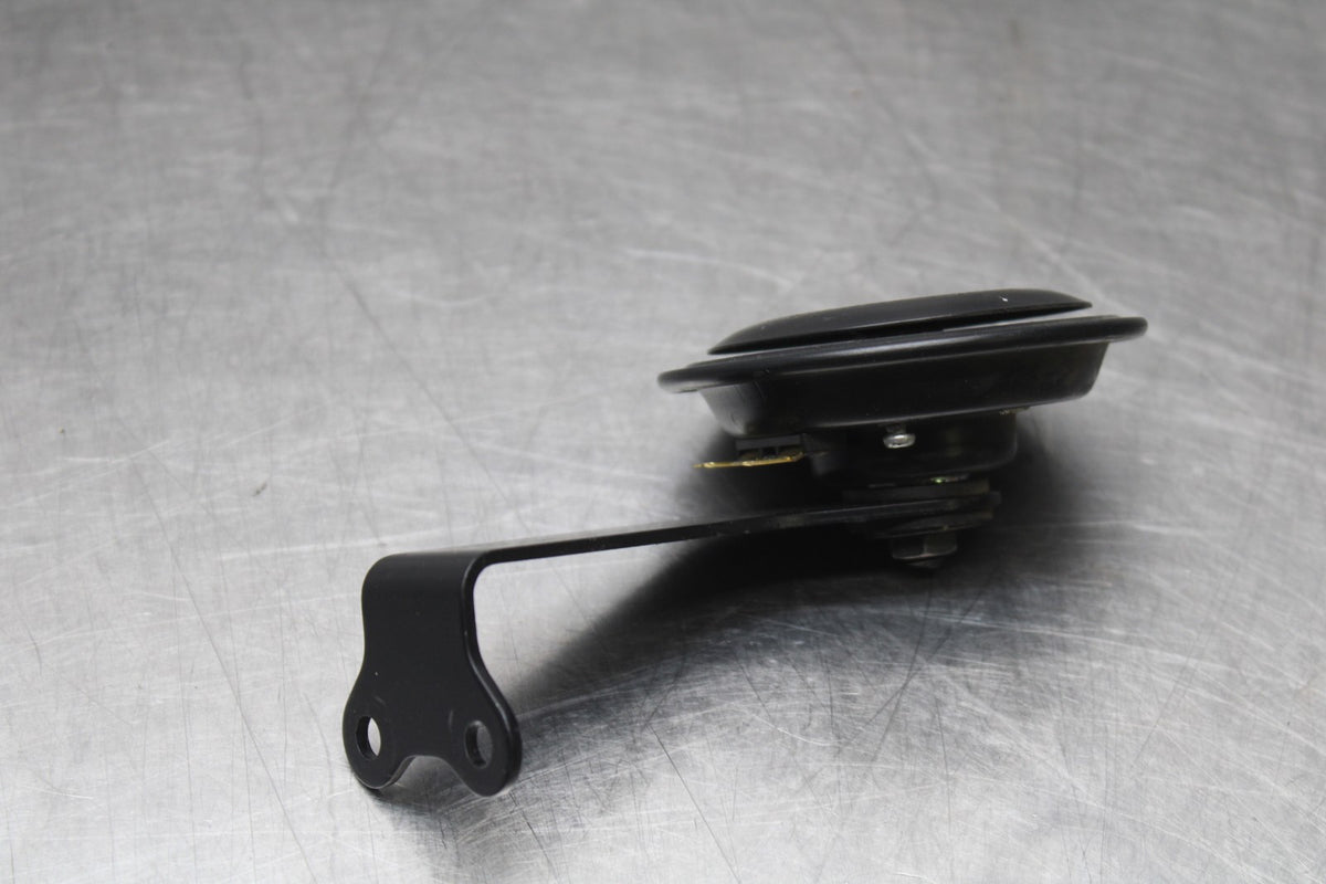 11-24 SUZUKI GSXR750 HORN SIGNAL BB630