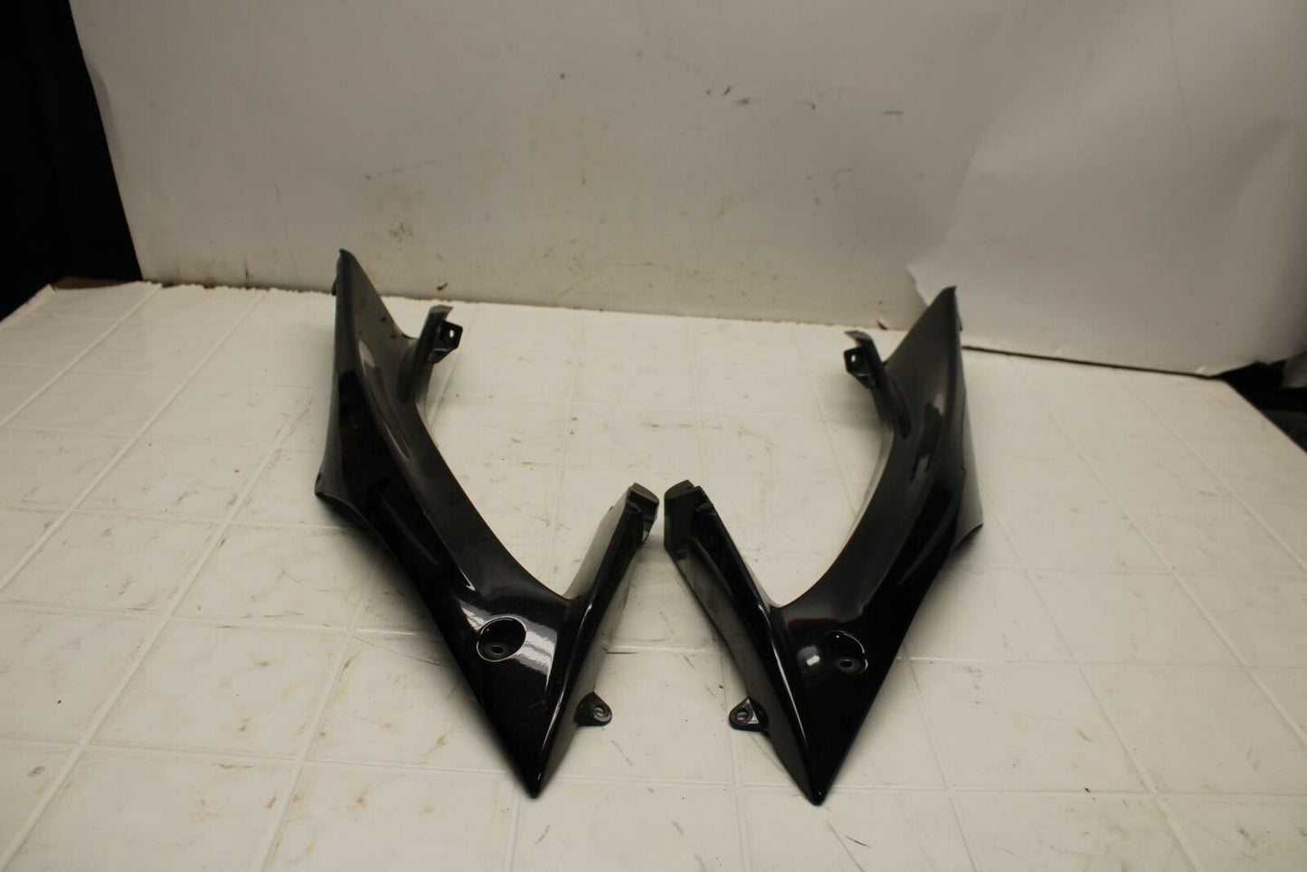 08-16 YAMAHA YZF R6 RIGHT & LEFT FRONT UPPER MID SIDE FAIRING COWL PLASTIC BB406