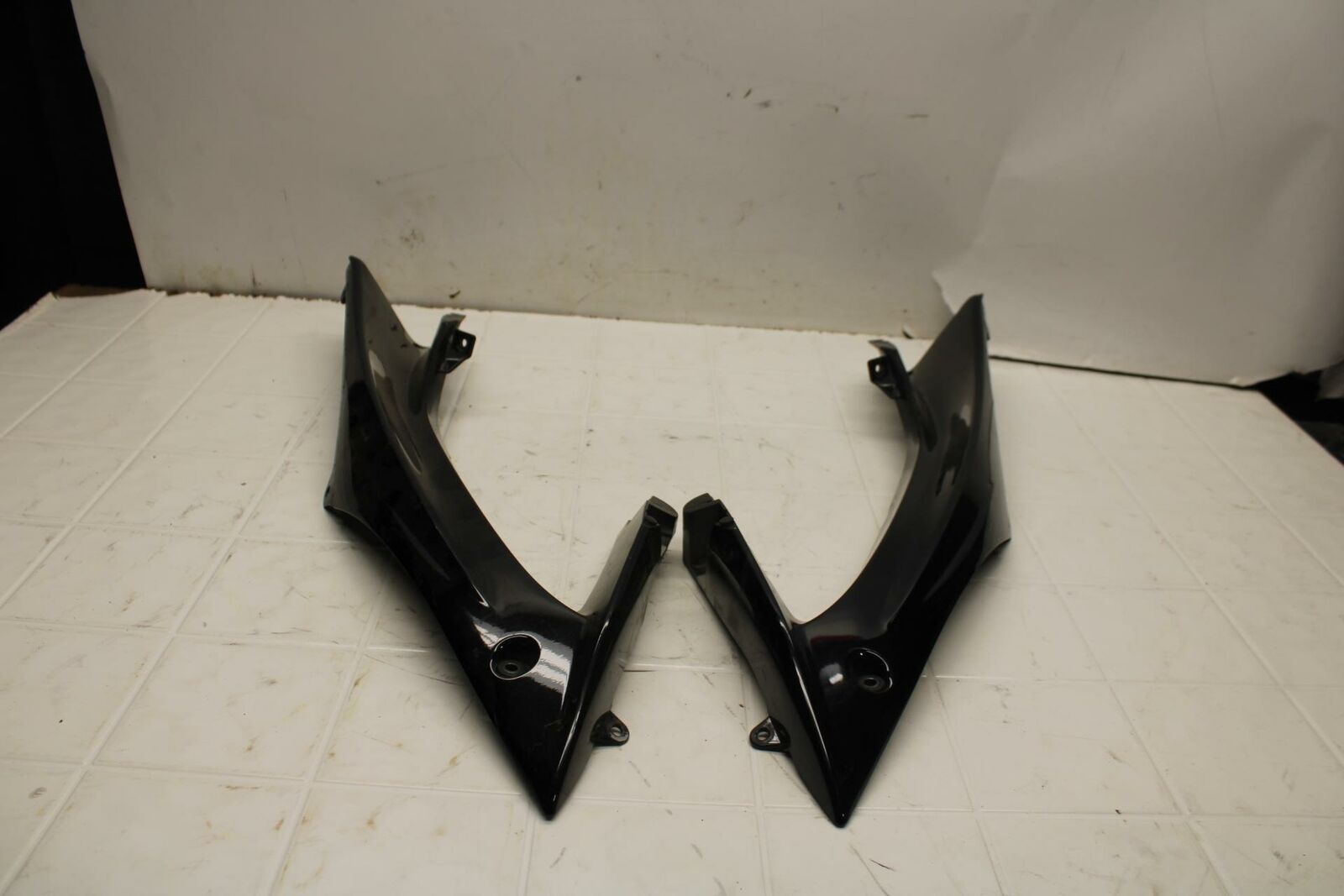 08-16 YAMAHA YZF R6 RIGHT & LEFT FRONT UPPER MID SIDE FAIRING COWL PLASTIC BB406