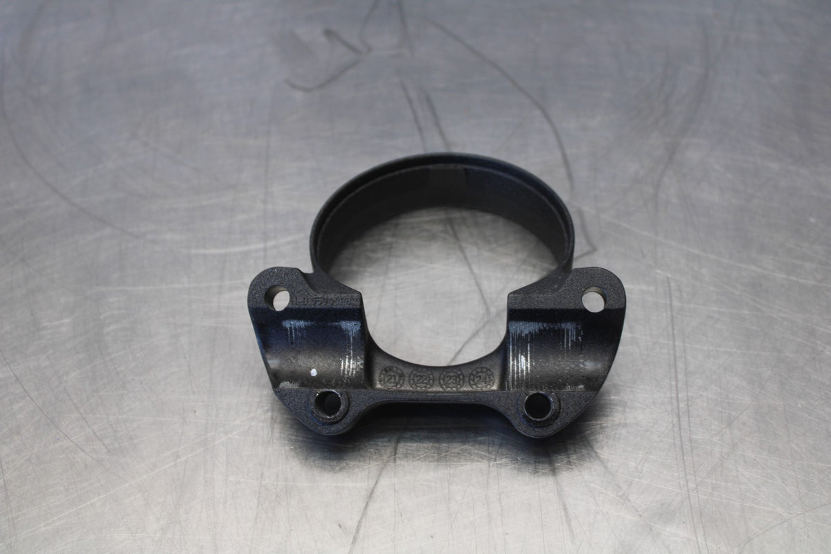 22 HARLEY-DAVIDSON SOFTAIL HANDLEBAR RISER CLAMP GAUGE HOLDER BB859