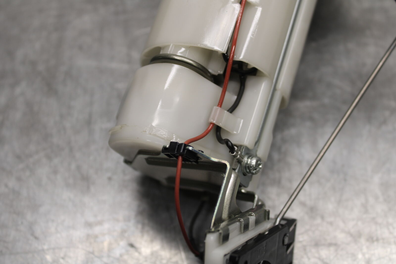 08-10 SUZUKI GSXR 600 FUEL PUMP GAS PETROL SENDER UNIT  BB721