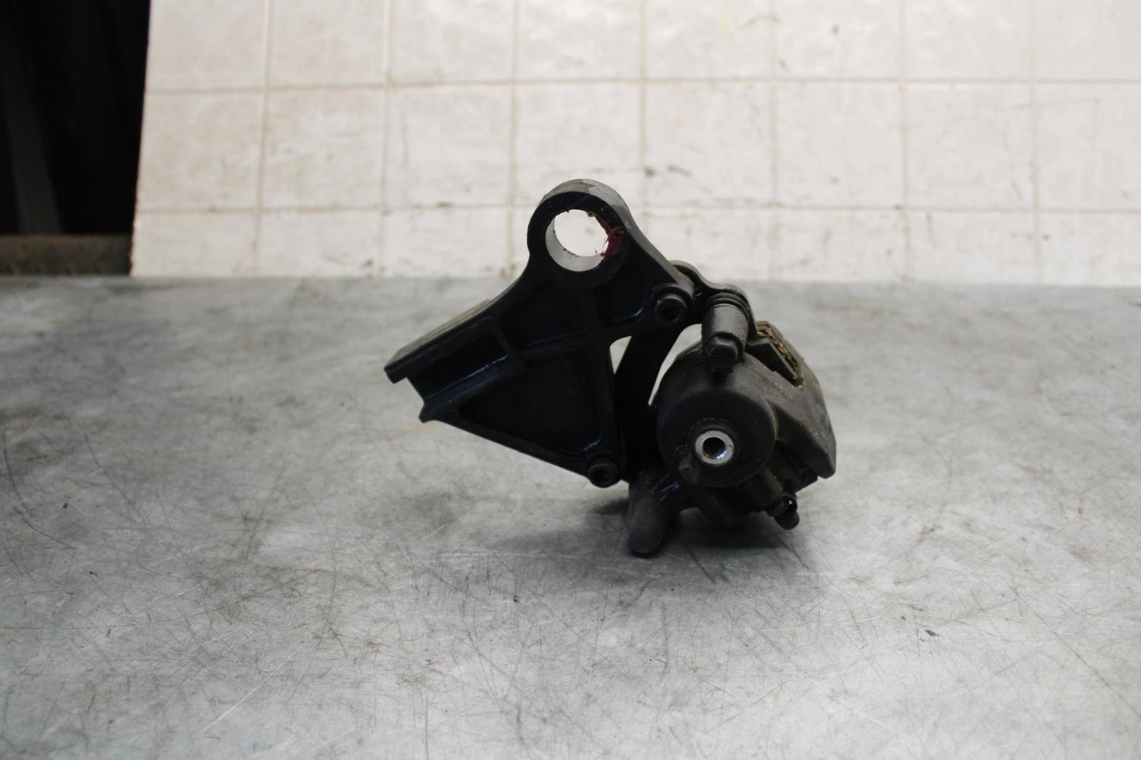 09-12 KAWASAKI NINJA ZX6R ZX600R REAR BACK BRAKE CALIPER W MOUNT BRACKET BB544