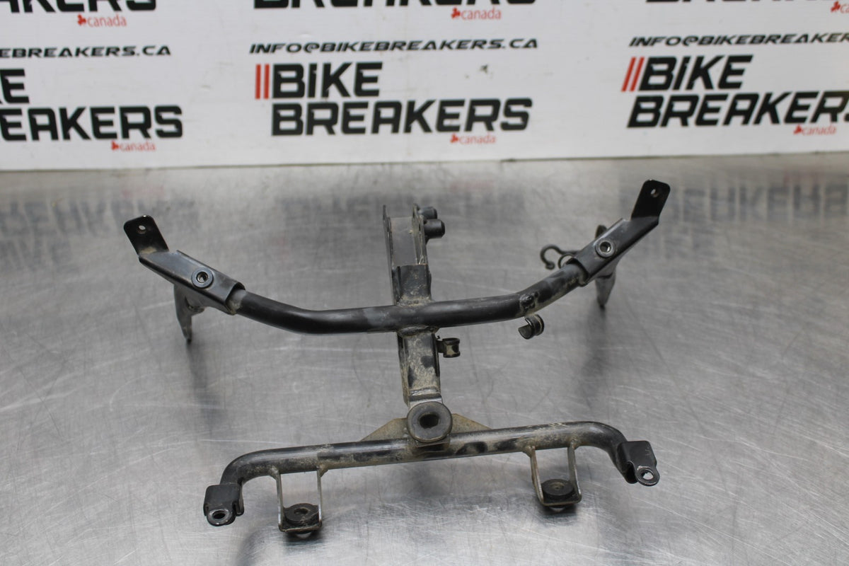 08 HONDA CBR125R UPPER FAIRING MIRROR GAUGES STAY BRACKET BB839