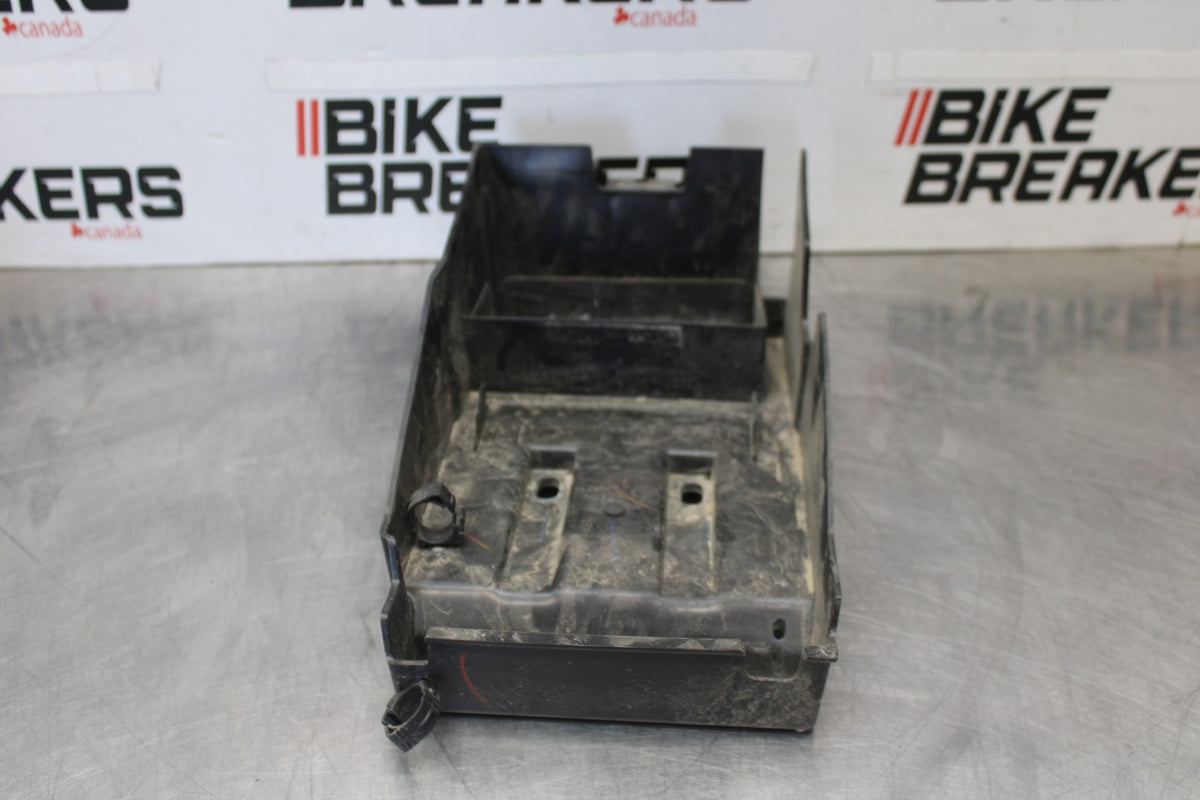 24-25 KAWASAKI NINJA 500 ABS REAR BACK TAIL UNDERTAIL BATTERY TRAY PLASTIC BB899