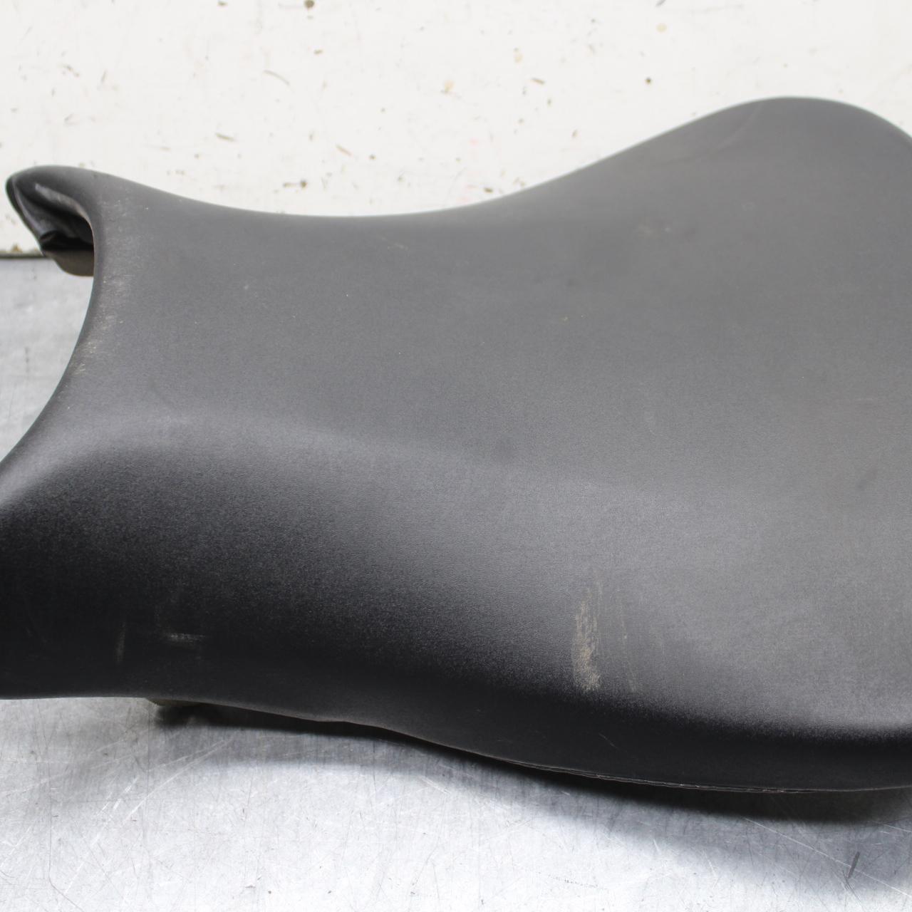 06-07 SUZUKI GSXR750 FRONT DRIVERS SEAT PAD SADDLE PILLION 45100-01H00-6BY BB645
