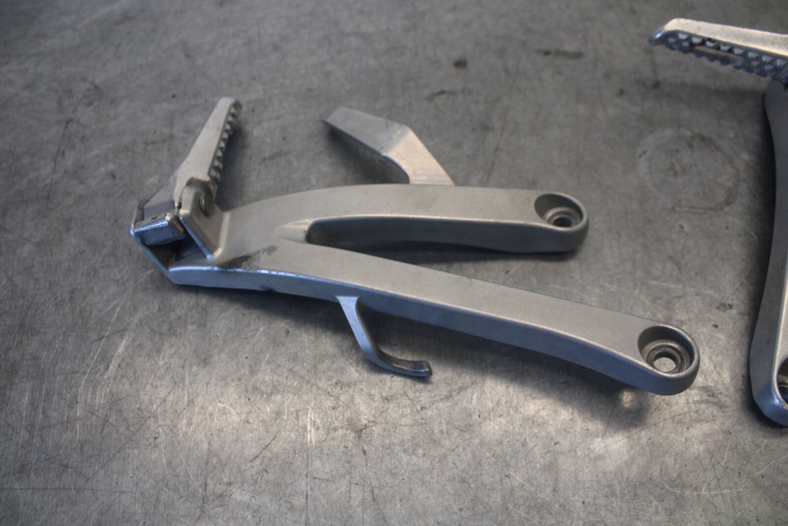 07-12 HONDA CBR600RR REAR BACK PASSENGER PEG SET PAIR BB672
