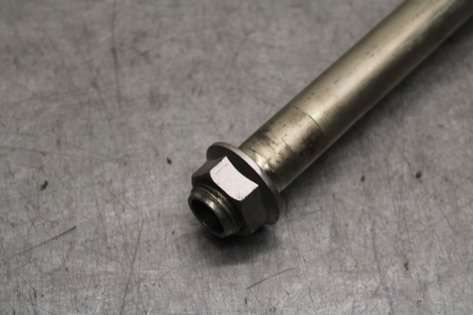 13-18 KAWASAKI NINJA ZX6R REAR BACK SWINGARM BOLT SUSPENSION PIVOT AXLE BB666