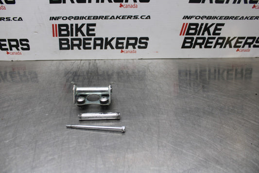 07 SUZUKI GSXR1000 GAS TANK FUEL CELL PETROL RESERVOIR BRACKET MOUNT BB770