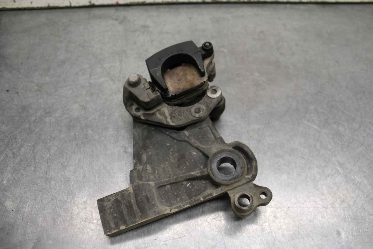 16-17 KAWASAKI VULCAN S 650 EN650 ABS REAR BRAKE CALIPER W MOUNT BRACKET  BB731