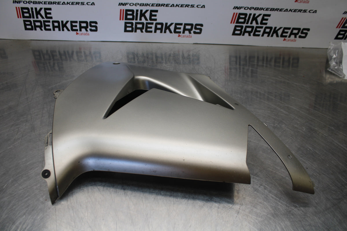 04-05 KAWASAKI NINJA ZX10R RIGHT MID UPPER SIDE FAIRING COWL PLASTIC BB163