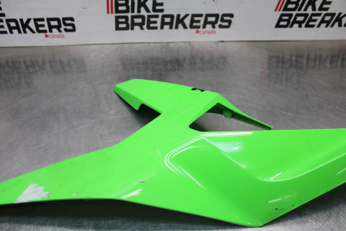 24-25 KAWASAKI NINJA ZX4R LEFT MID UPPER SIDE FAIRING COWL PLASTIC BB827