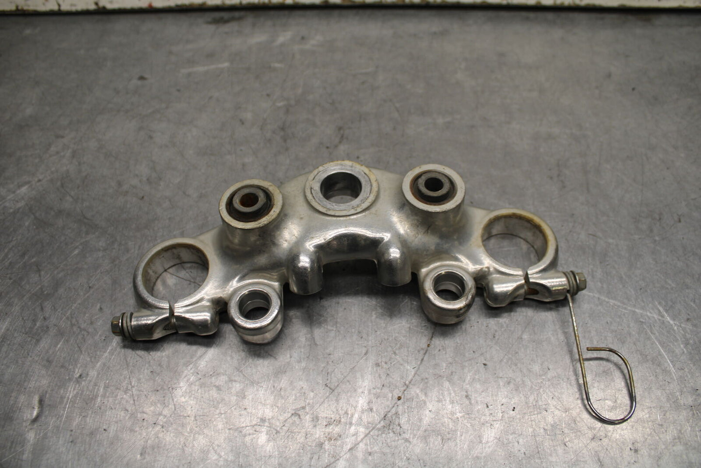 1984 Yamaha Virago 1000 FORKS UPPER TRIPLE TREE CLAMP BB117