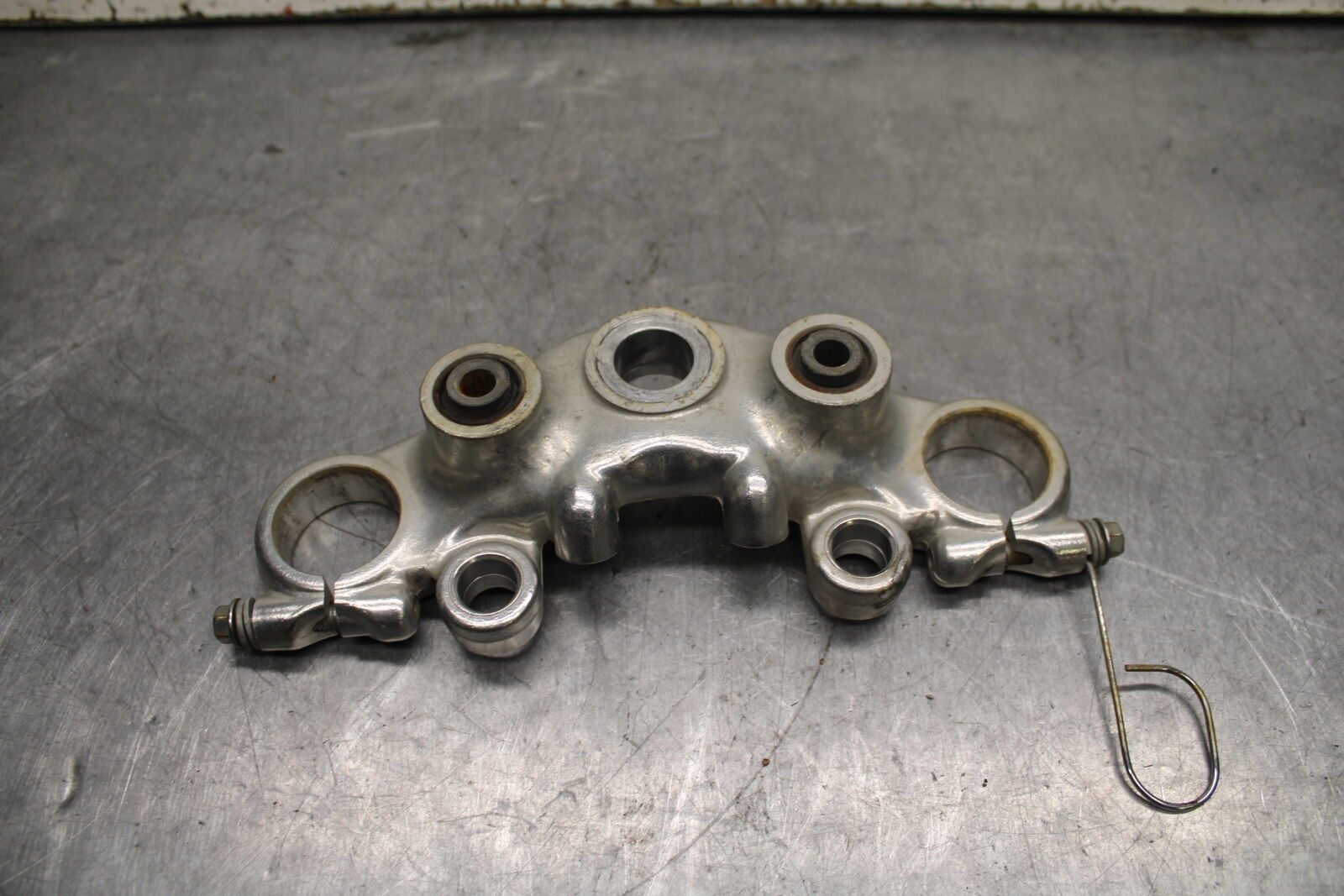 1984 Yamaha Virago 1000 FORKS UPPER TRIPLE TREE CLAMP BB117