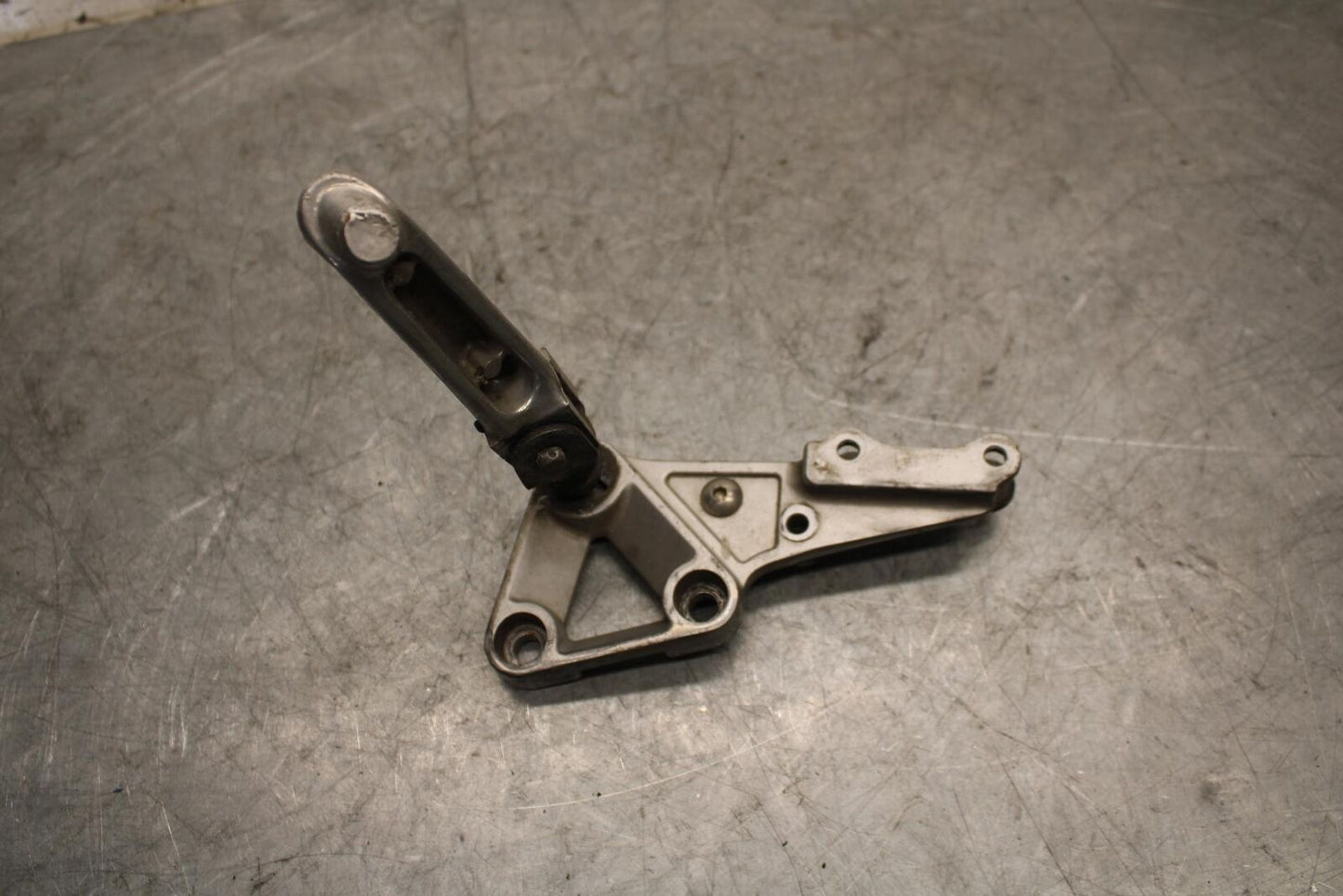 1997 Suzuki GSXR750 RIGHT REARSET REAR SET DRIVER FOOT PEG REST STOP BB527