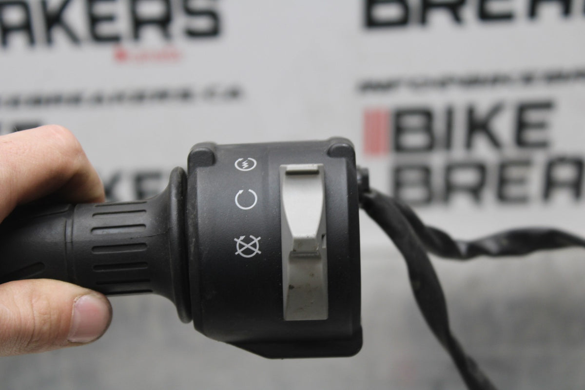 22 KAWASAKI NINJA 1000SX RIGHT CLIP ON HANDLE KILL OFF START SWITCHES BB780