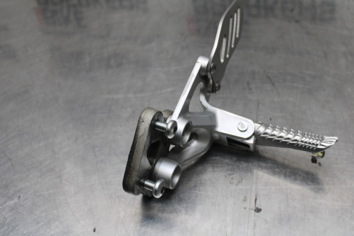 08-10 SUZUKI GSXR 600 LEFT REARSET REAR SET DRIVER FOOT PEG REST STOP BB765