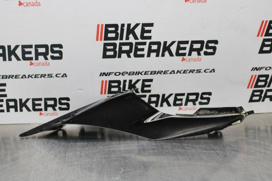 22-25 YAMAHA YZF R7 RIGHT REAR BACK TAIL FAIRING COWL SHROUD BB769
