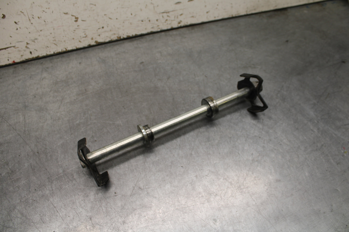 24 KAWASAKI NINJA 500 ABS REAR AXLE BACK WHEEL RIM PIVOT BOLT AXEL BB730