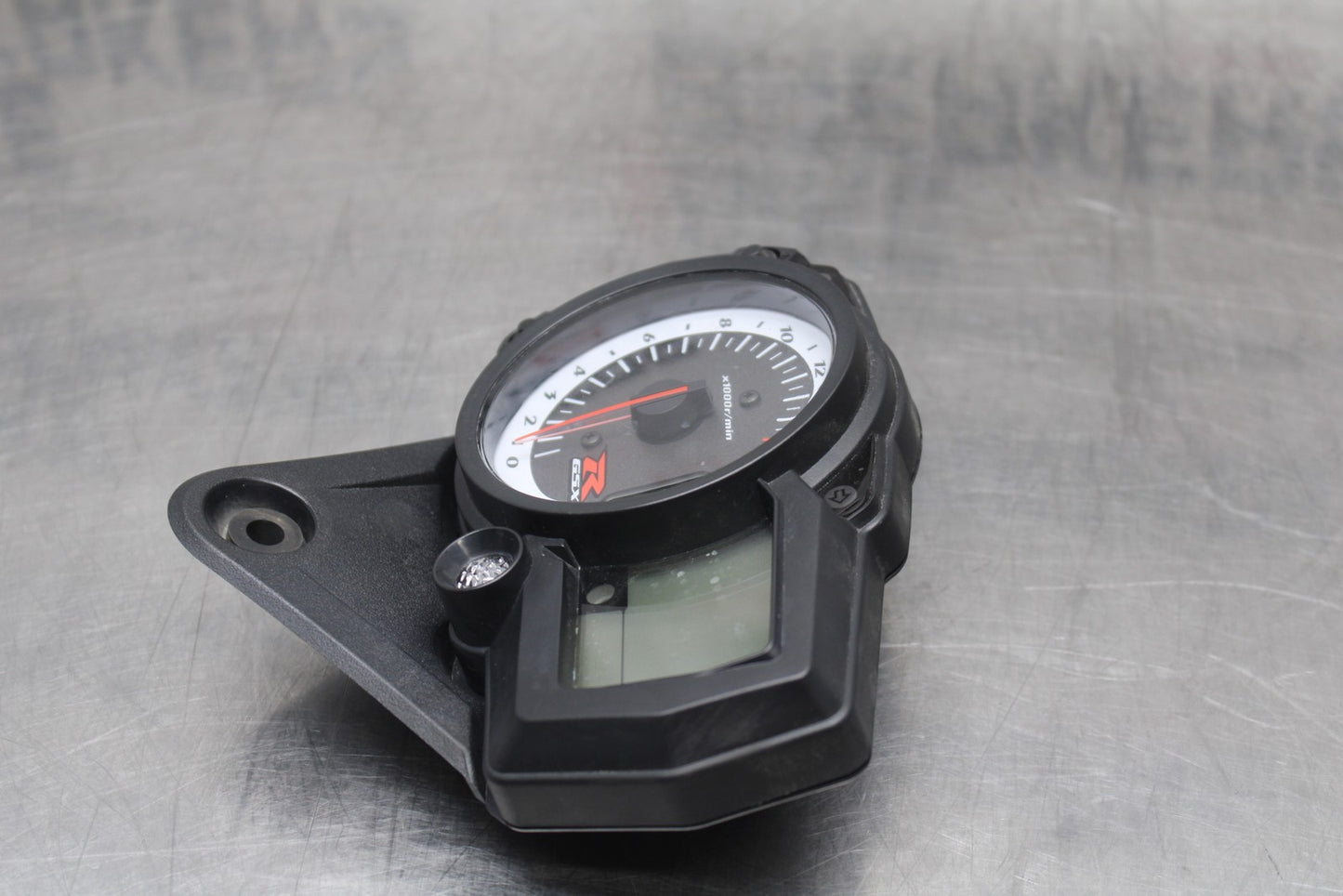 08-10 SUZUKI GSXR 600 SPEEDO GAUGES DISPLAY CLUSTER SPEEDOMETER TACHOMETER BB202