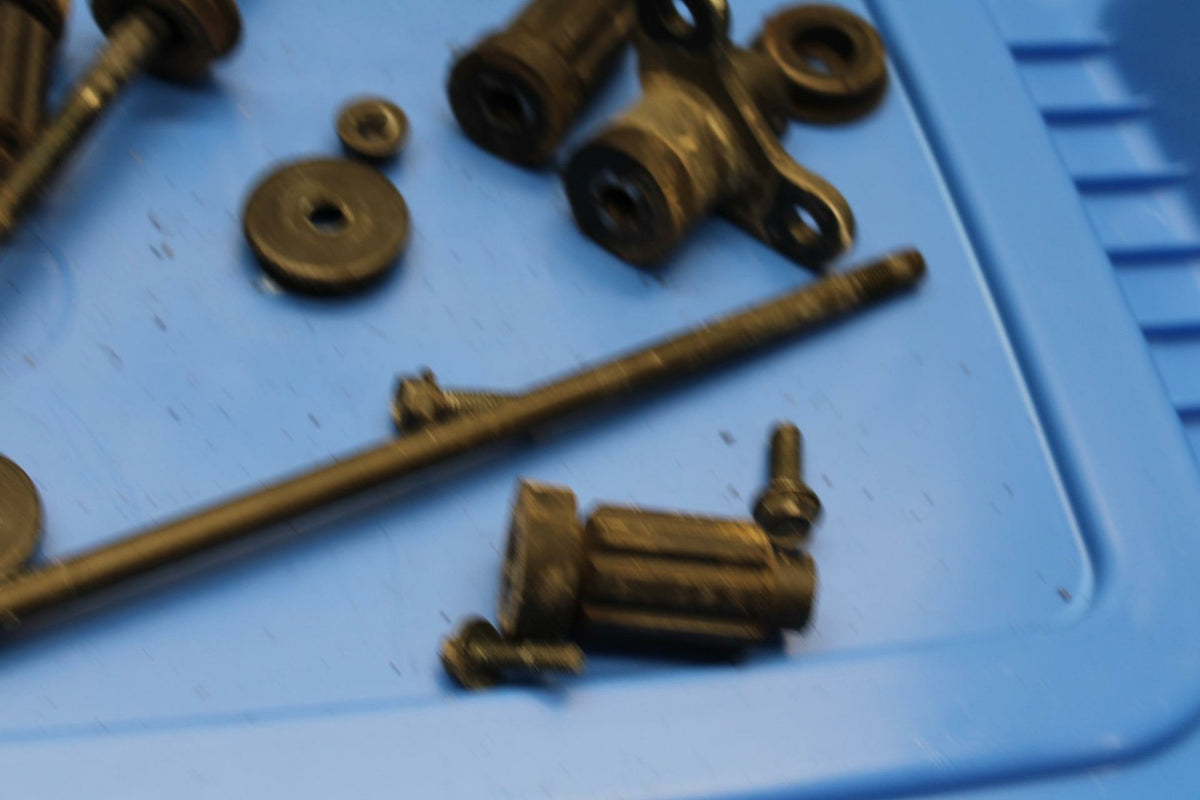 05-08 KAWASAKI VULCAN 1500 VN1500N CLASSIC ENGINE MOUNTING BOLTS HARDWARE BB343