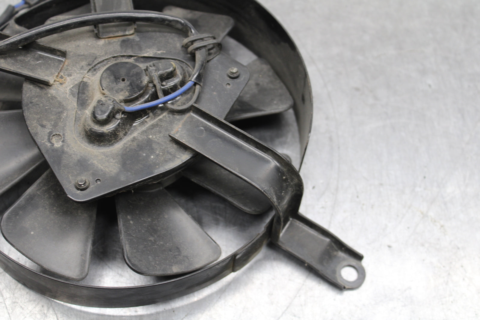 97-99 SUZUKI GSXR600 SRAD ENGINE RADIATOR COOLING FAN BB123
