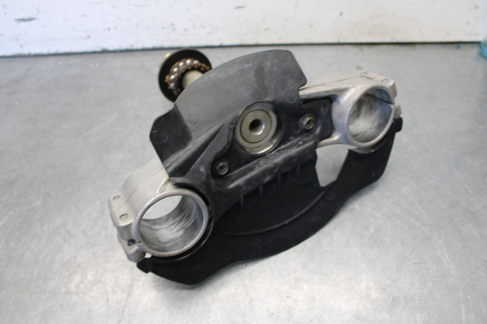 05-06 SUZUKI GSXR1000 FRONT FORKS CLAMP LOWER TRIPLE TREE STEM BB663