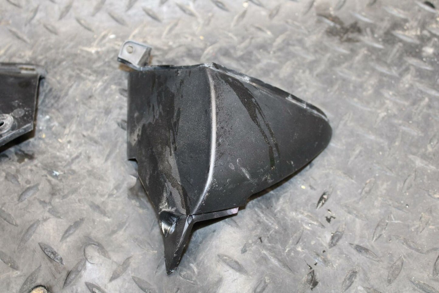 07-08 HONDA CBR600RR  LEFT HEADLIGHT HEAD LIGHT LAMP TRIM COVER BB224
