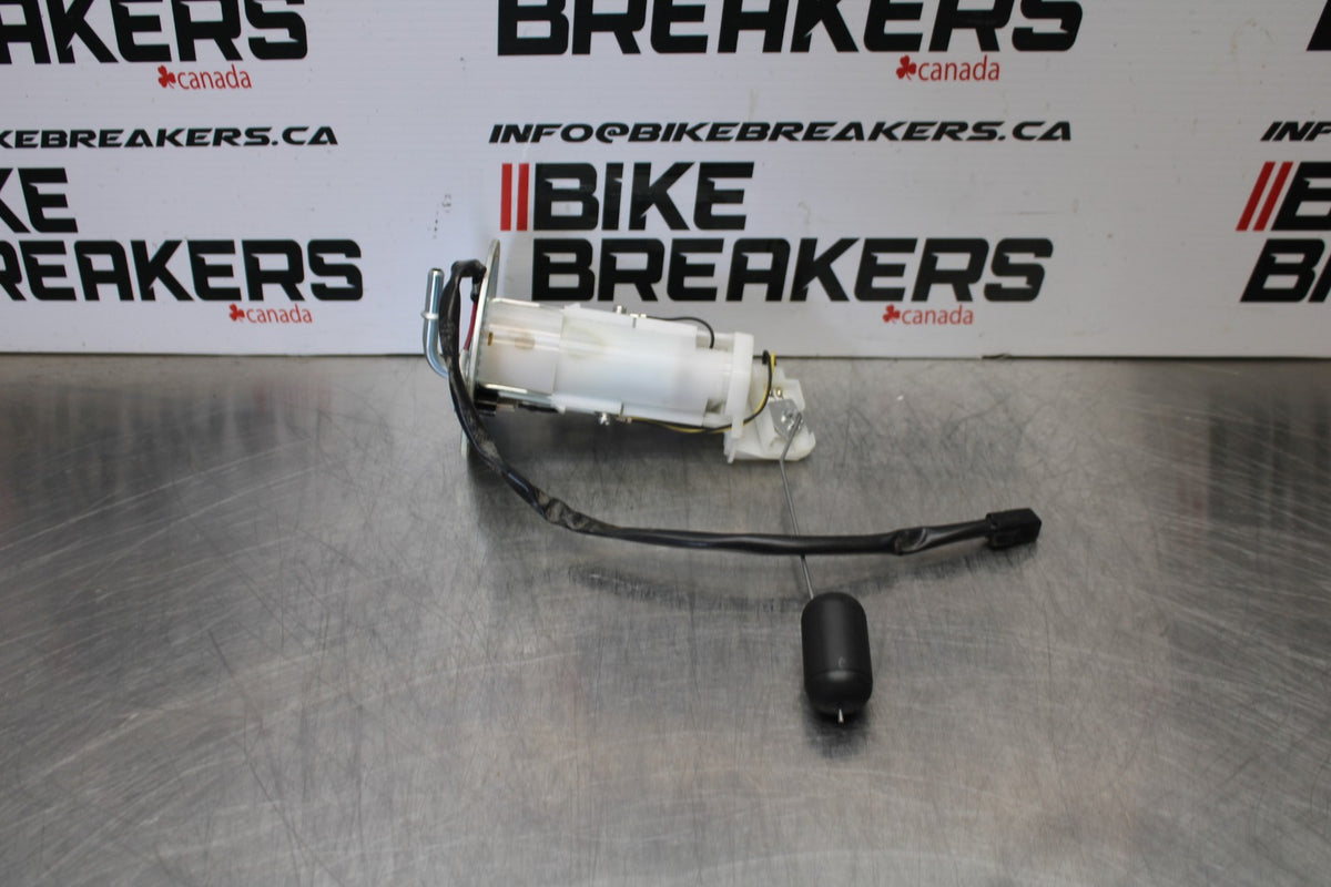 24-25 KAWASAKI NINJA ZX4R FUEL PUMP GAS PETROL SENDER UNIT BB174