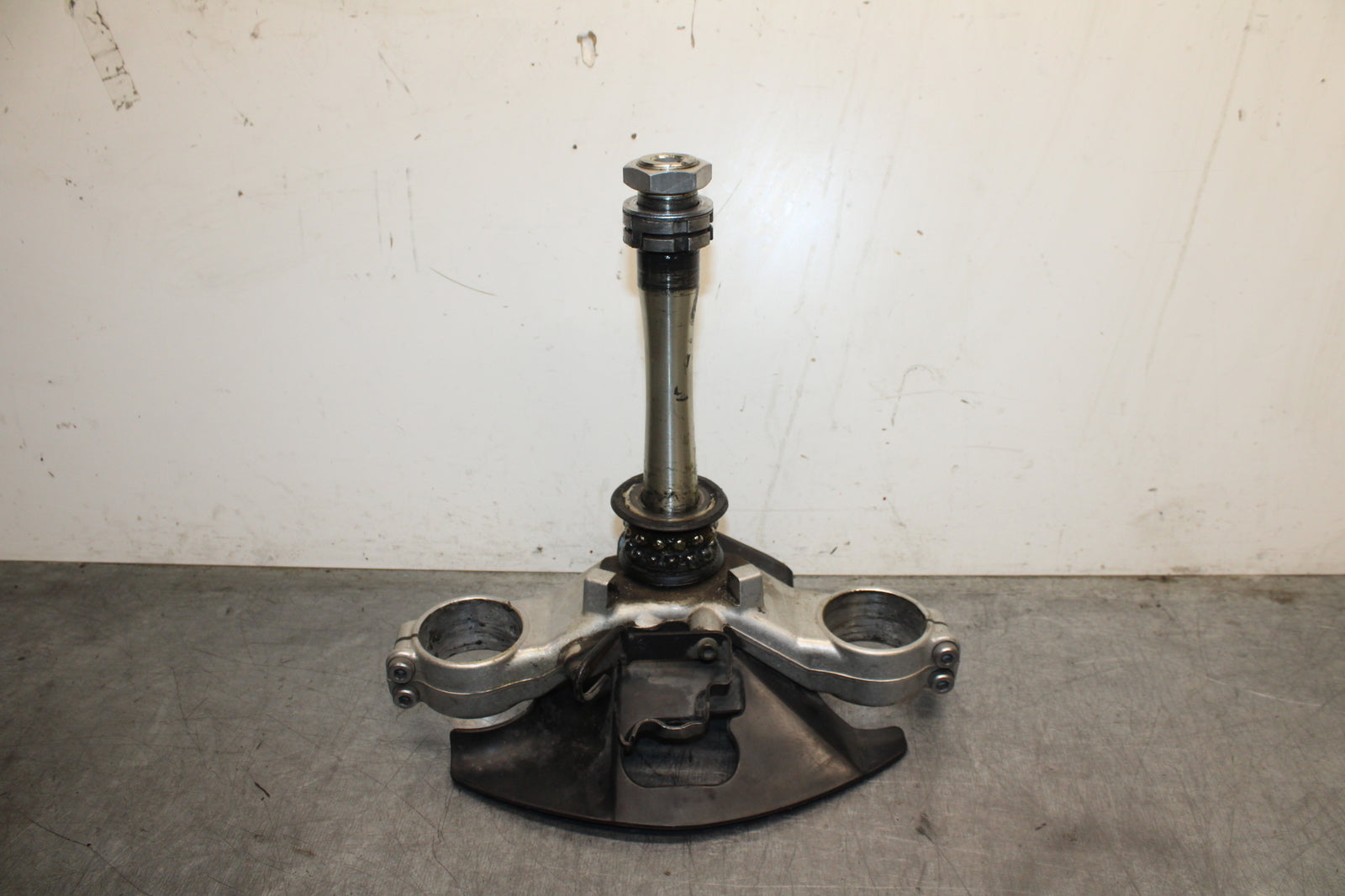 00-01 YAMAHA YZF R1 FRONT FORKS CLAMP LOWER TRIPLE TREE STEM BB755