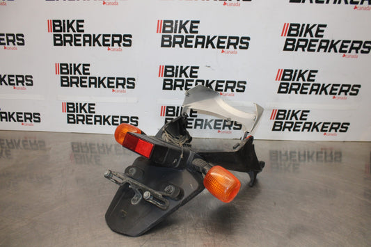 05-06 HONDA CBR600RR REAR BACK FENDER MUD GUARD BB893
