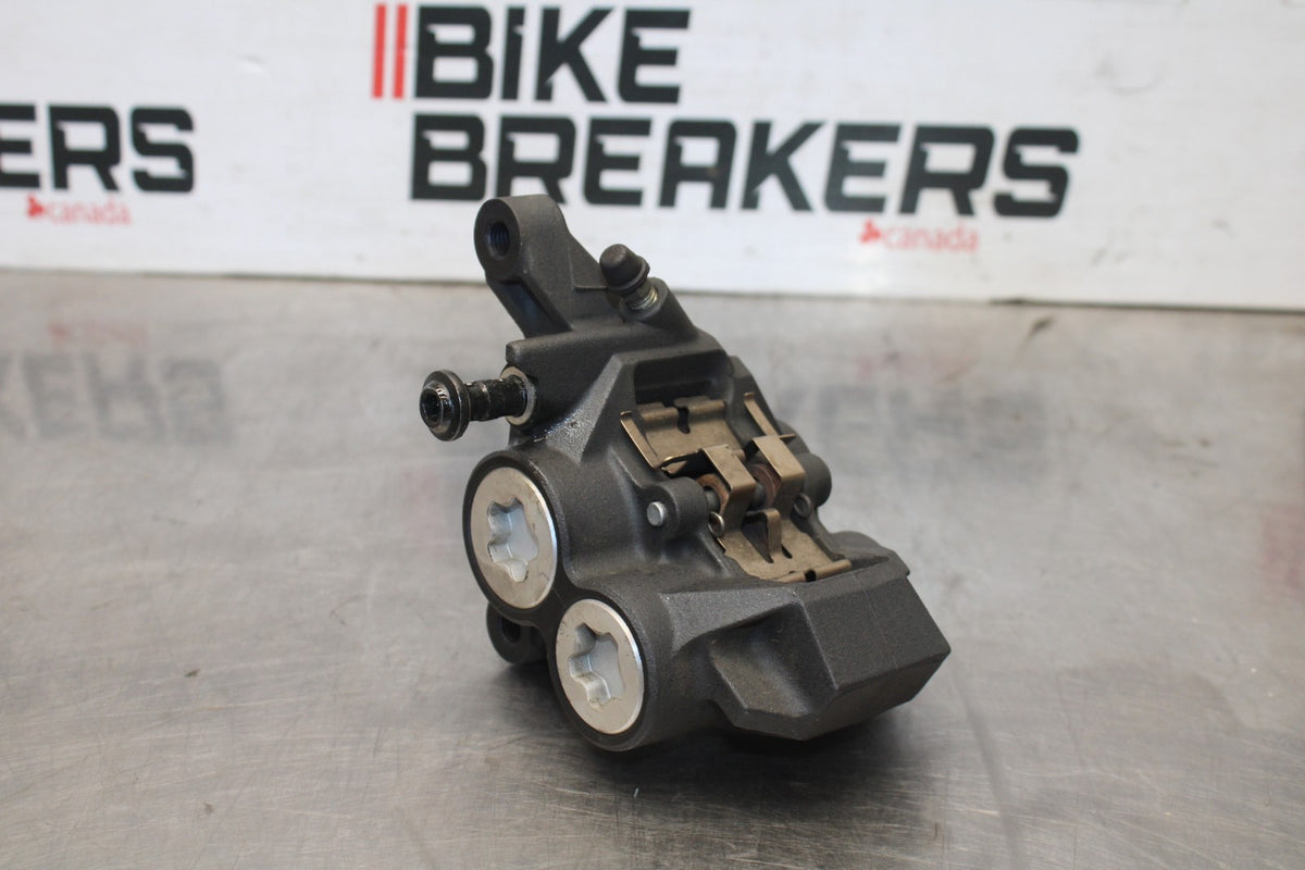 23-24 YAMAHA MT-07 RIGHT LEFT FRONT BRAKE CALIPER SET PAIR CALIPERS BB927