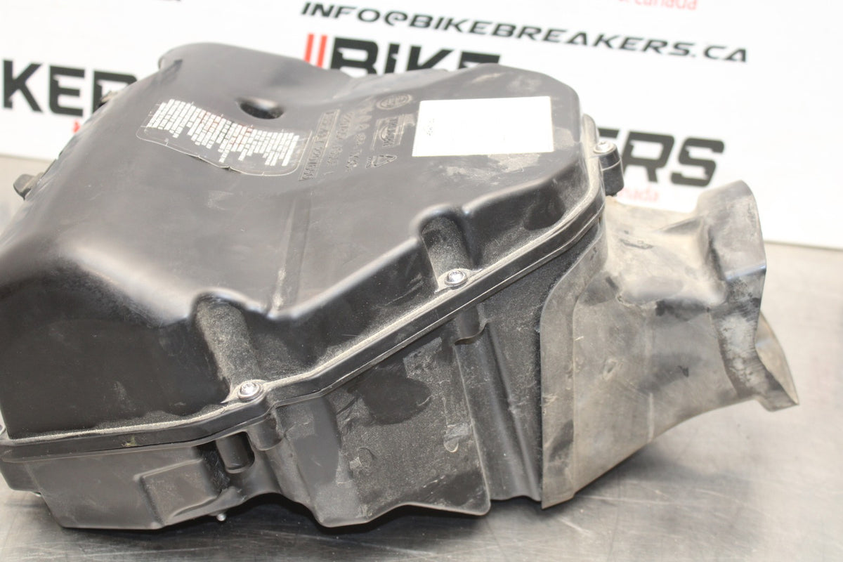 20 TRIUMPH STREET TRIPLE 765 AIRBOX AIR INTAKE FILTER BOX BB864