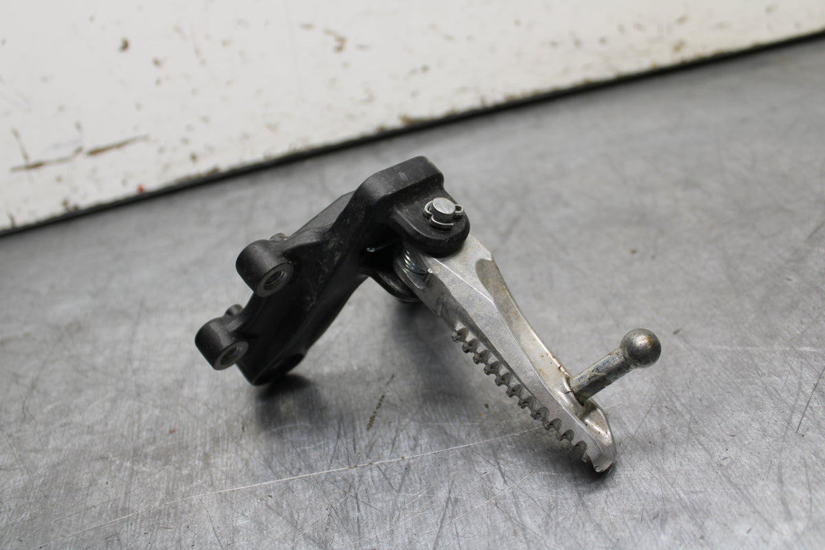 22-24 YAMAHA XSR900 LEFT REARSET REAR SET DRIVER FOOT PEG REST STOP BB710