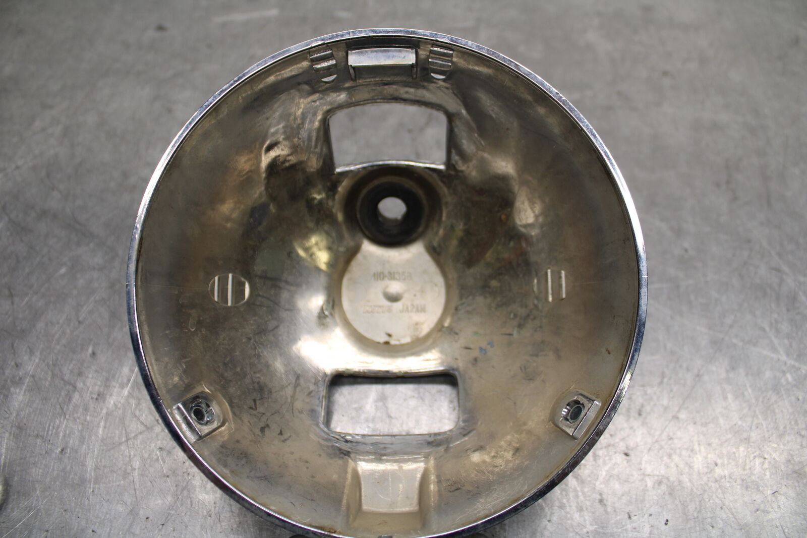 1984 Yamaha Virago 1000 HEADLIGHT CASE HOUSING BUCKET BB117