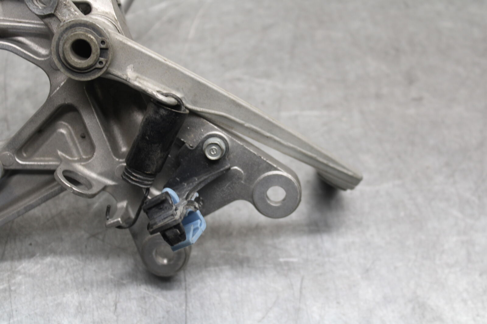 17-21 HONDA CBR1000RR SP RIGHT REARSET REAR SET DRIVER FOOT PEG REST STOP BB681