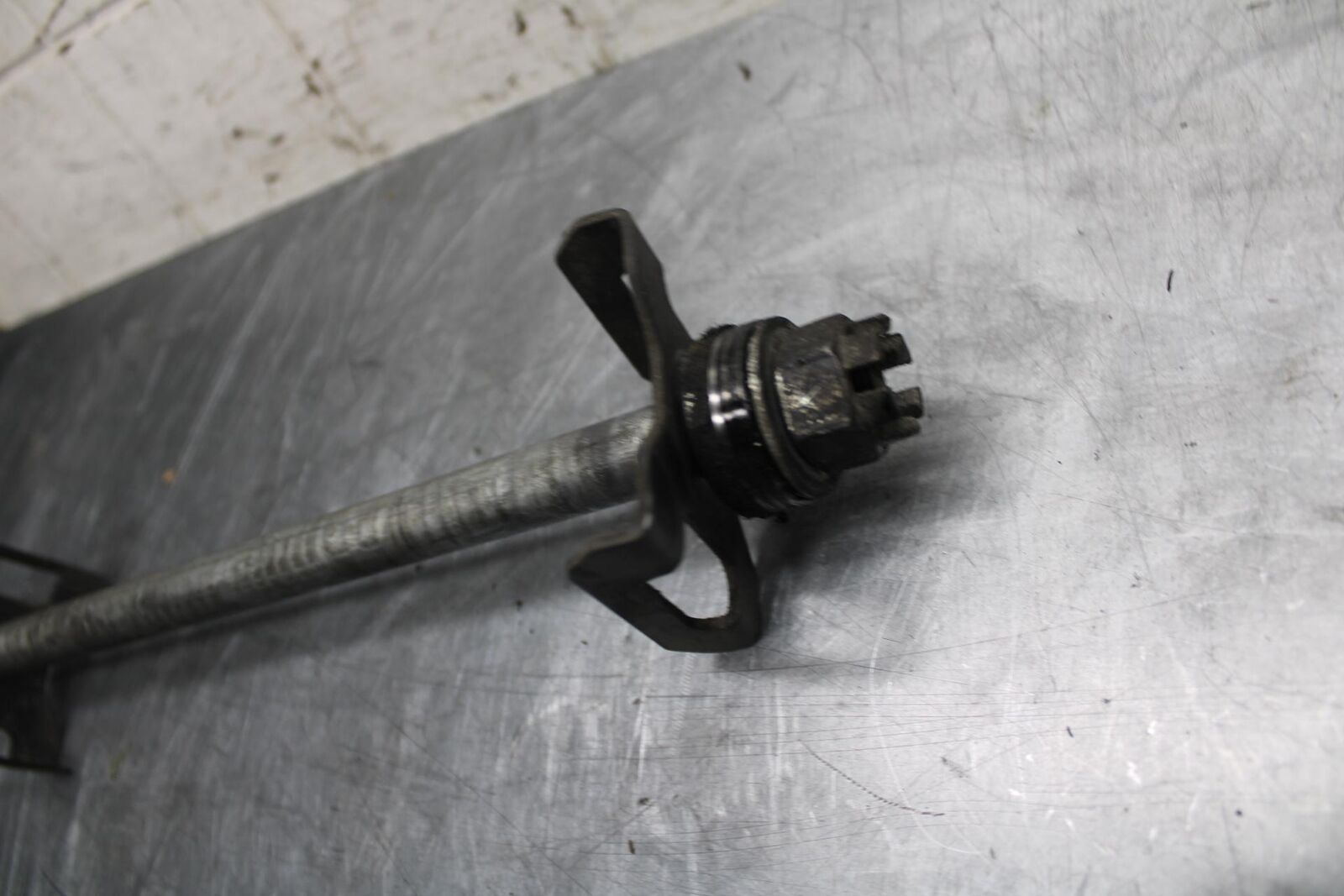 08-12 KAWASAKI NINJA 250R EX250J REAR AXLE BACK WHEEL RIM PIVOT BOLT AXEL BB496