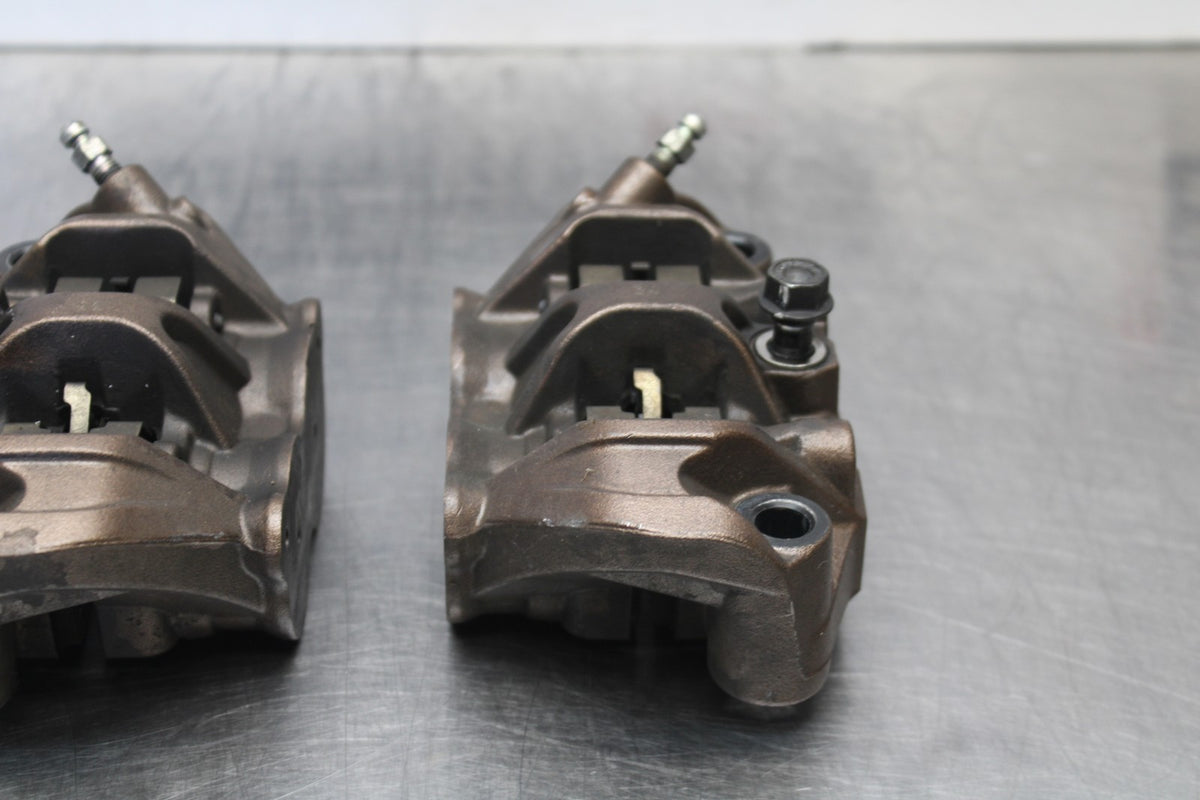 13-24 HONDA CBR600RR RIGHT LEFT FRONT BRAKE CALIPER SET PAIR CALIPERS BB772