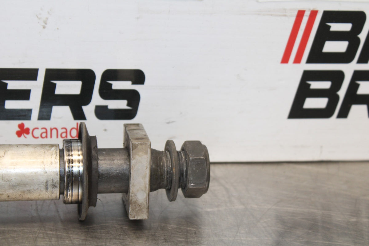 03 YAMAHA YZF R1 REAR AXLE BACK WHEEL RIM PIVOT BOLT AXEL BB895