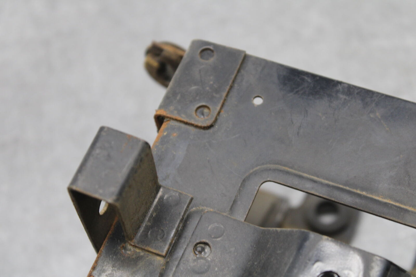 85-86 SUZUKI MADURA 1200 BATTERY TRAY BOX HOLDER  BB691