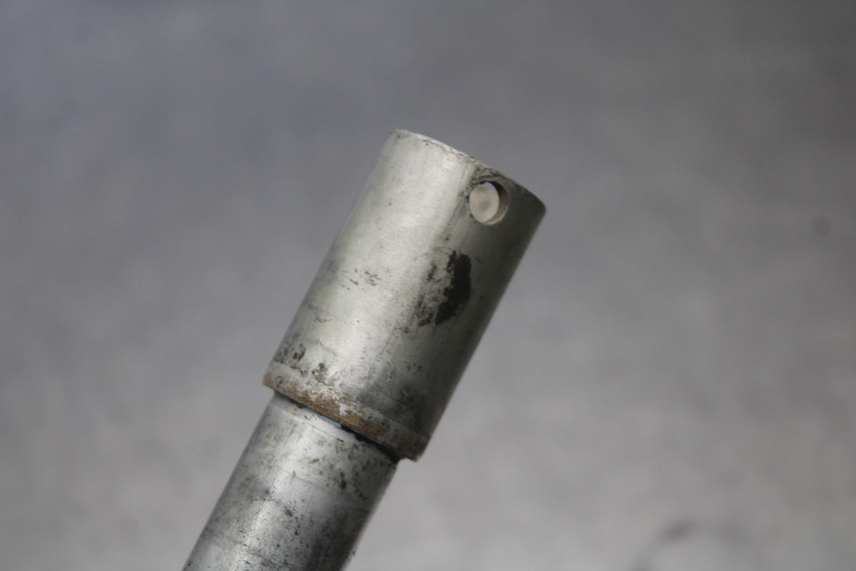 05-06 HONDA CBR600RR FRONT WHEEL RIM AXLE PIVOT BOLT BB893